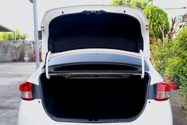 【預約來店賞車享更多優惠】★4門小車首選★省油省稅好保養★原廠保養★9顆氣囊★可全貸  第6張相片