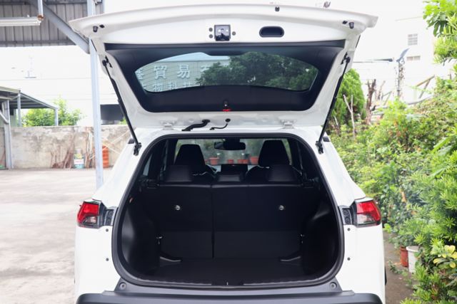 【預約來店賞車享更多優惠】★CUV銷售第一名★尊爵款★僅跑2萬★原廠保養★ACC★360環景★盲點偵測★循跡★I-KEY  第6張相片