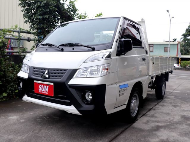 【預約來店賞車享更多優惠】★自排貨車★里程保證僅跑1萬★全車原鈑件★定速★方向盤快撥★抬頭顯示器  第2張相片