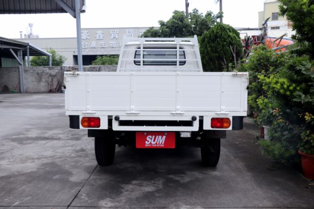 【預約來店賞車享更多優惠】★自排貨車★里程保證僅跑1萬★全車原鈑件★定速★方向盤快撥★抬頭顯示器  第5張相片