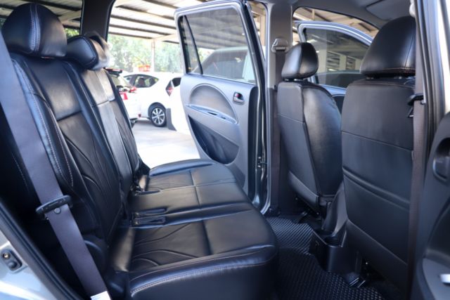 【預約來店賞車享更多優惠】★里程保證僅跑一萬★原廠保養★光感應自動頭燈★定速巡航★衛星導航★後座出風口★全車原鈑件  第13張相片