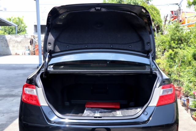 【預約來店賞車享更多優惠】★豪華大型房車★里程僅6萬多公里★內裝跟新的一樣★後座出風口★可全貸  第6張相片