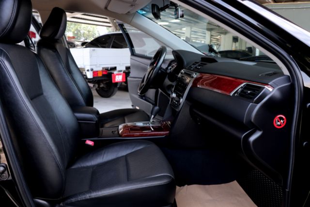 【預約來店賞車享更多優惠】★豪華大型房車★里程僅6萬多公里★內裝跟新的一樣★後座出風口★可全貸  第13張相片