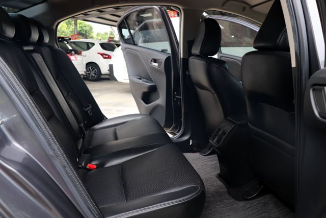 【預約來店賞車享更多優惠】★頂級Vti-s版★原廠保養★里程僅跑6萬★加裝盲點偵測★可全貸  第12張相片