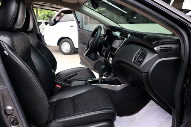 【預約來店賞車享更多優惠】★頂級Vti-s版★原廠保養★里程僅跑6萬★加裝盲點偵測★可全貸  第13張相片