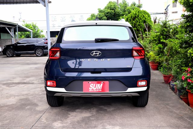 【預約來店賞車享更多優惠】★車況超好★都市掀背小休旅★雙色烤漆★無線充電★Carplay★可全貸  第5張相片