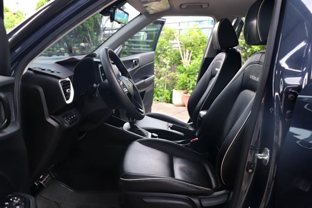 【預約來店賞車享更多優惠】★車況超好★都市掀背小休旅★雙色烤漆★無線充電★Carplay★可全貸  第11張相片