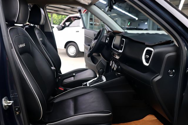 【預約來店賞車享更多優惠】★車況超好★都市掀背小休旅★雙色烤漆★無線充電★Carplay★可全貸  第14張相片