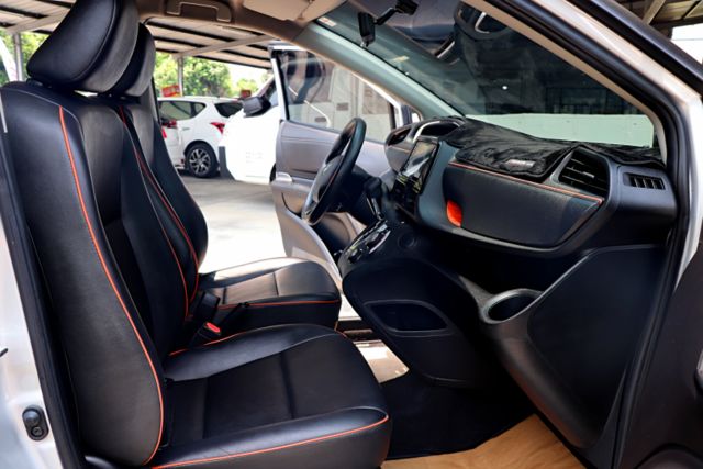 【預約來店賞車享更多優惠】★七人座★豪華＋版★雙電動滑門★後座出風口★可全貸  第16張相片
