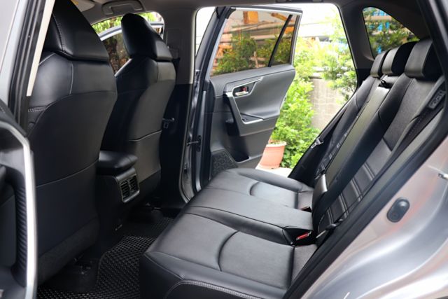 【預約來店賞車享更多優惠】★汽油旗艦版★原廠保固至2028★原廠保養★新車買不到的2.0★可全貸  第12張相片