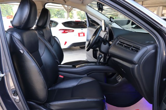【預約來店賞車享更多優惠】★S款★全車原鈑件★里程保證★LED頭燈★導航★倒車顯影★換檔撥片★定速  第10張相片