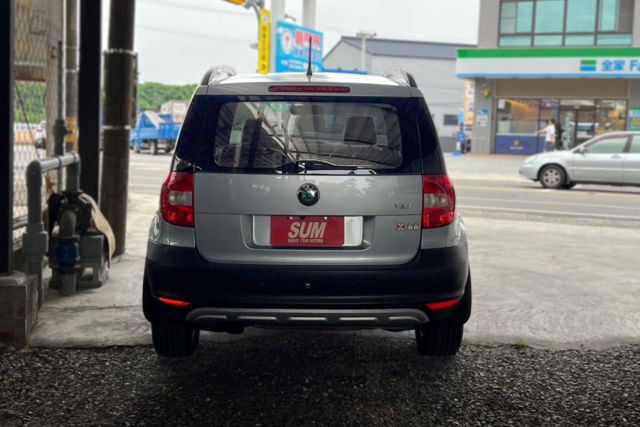 循跡防滑/衛星導航/後座出風口/行車紀錄器/倒車雷達/高舒適性  第11張相片