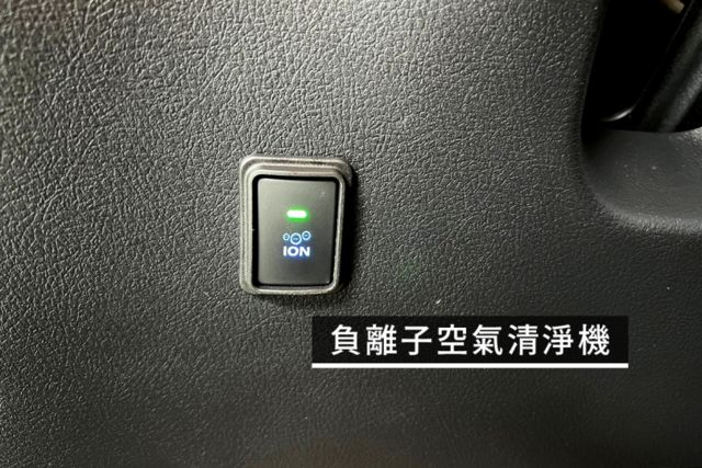 電動滑門/豪華七人座/可收納式第三排/車道偏離警示/車道變換輔助/自動緊急煞車/車門燈飾/行車紀錄器  第9張相片