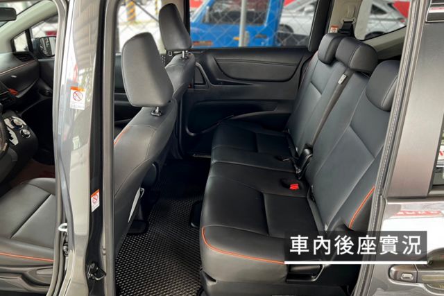 電動滑門/豪華七人座/可收納式第三排/車道偏離警示/車道變換輔助/自動緊急煞車/車門燈飾/行車紀錄器  第13張相片