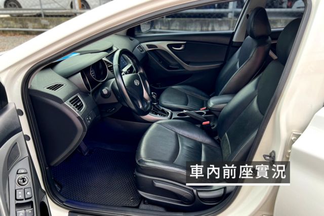 分區控溫/多功能車機/倒車顯影/後座出風口/倒車雷達/電動折疊後視鏡/ISOFIX兒童安全椅  第7張相片