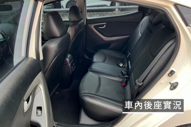 分區控溫/多功能車機/倒車顯影/後座出風口/倒車雷達/電動折疊後視鏡/ISOFIX兒童安全椅  第8張相片