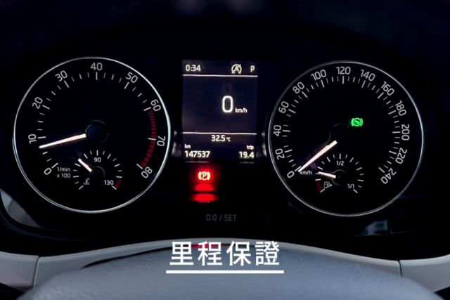 定速巡航/KEYLESS/光感應頭燈/行車紀錄器/怠速熄火/中控螢幕  第2張相片