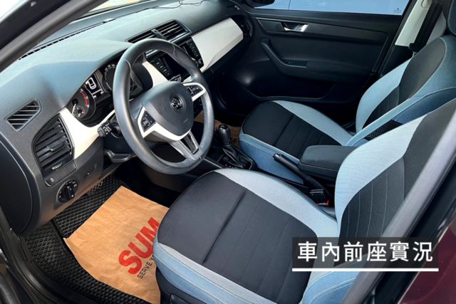 定速巡航/KEYLESS/光感應頭燈/行車紀錄器/怠速熄火/中控螢幕  第10張相片