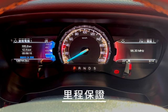 四輪驅動/中控螢幕/衛星導航/分區控溫/行車紀錄器/電動座椅/定速巡航/多功能方向盤  第2張相片