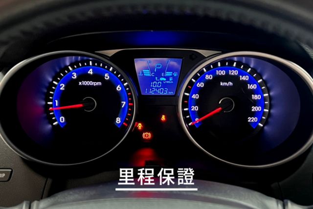 定速巡航/電動座椅/分區控溫/多功能車機/循跡防滑/  第2張相片
