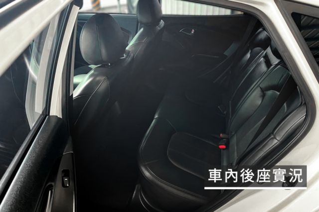 定速巡航/電動座椅/分區控溫/多功能車機/循跡防滑/  第9張相片