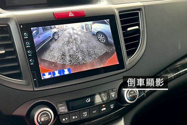 定速巡航/倒車顯影/行車紀錄器/後座快速倒覆/後做出風口/分區控溫  第8張相片