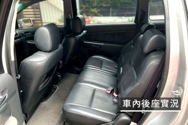 電動座椅/七人座/前後天窗/多功能方向盤  第9張相片