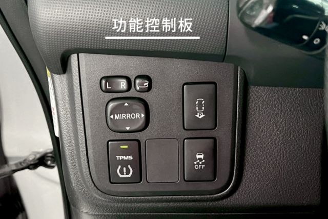 電動椅/衛星導航/抬頭顯示器/多功能方向盤/循跡防滑/胎壓偵測  第8張相片