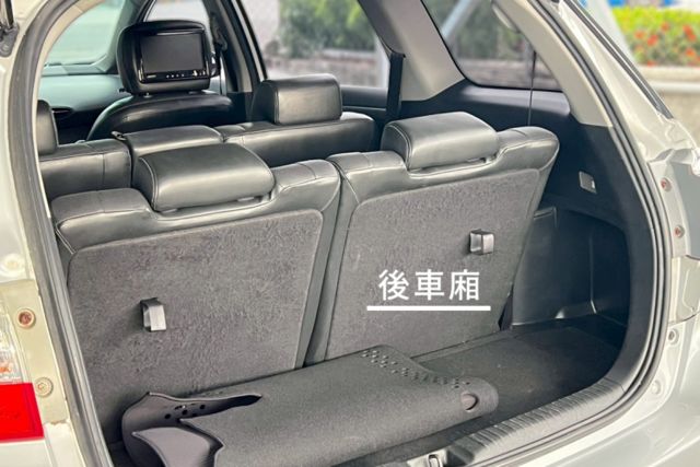 電動椅/衛星導航/抬頭顯示器/多功能方向盤/循跡防滑/胎壓偵測  第11張相片