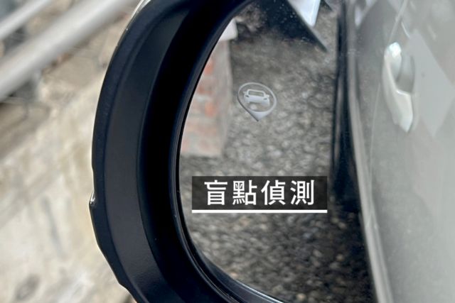 衛星導航/定速巡航/倒車顯影/盲點偵測/行車紀錄器/旗艦版  第7張相片