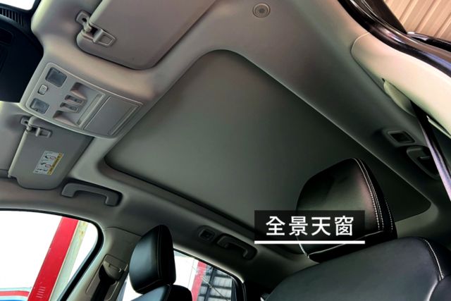 分區控溫/抬頭顯示器/主動跟車/環景系統/ 全景天窗/電動尾門  第8張相片