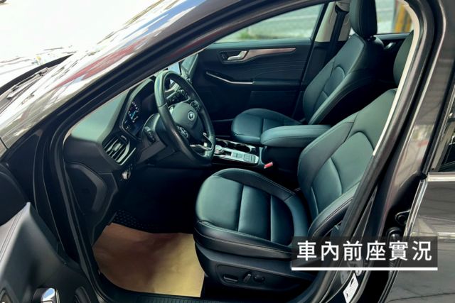 分區控溫/抬頭顯示器/主動跟車/環景系統/ 全景天窗/電動尾門  第9張相片