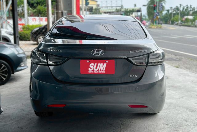 電動天窗/倒車顯影/電動座椅/電動天窗/定速巡航  第13張相片