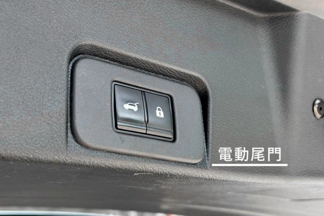 全車原鈑件/環景影像/自動跟車/盲點偵測/分區控溫/雙前座電動椅  第17張相片