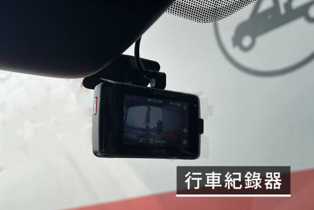 全車原鈑件/原廠保養/電動椅/自動跟車/抬頭顯示器/倒車顯影/車道偏離輔助  第8張相片