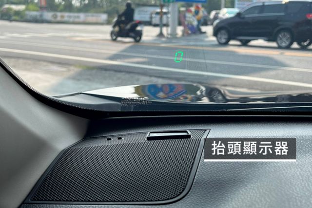 全車原鈑件/原廠保養/電動椅/自動跟車/抬頭顯示器/倒車顯影/車道偏離輔助  第11張相片