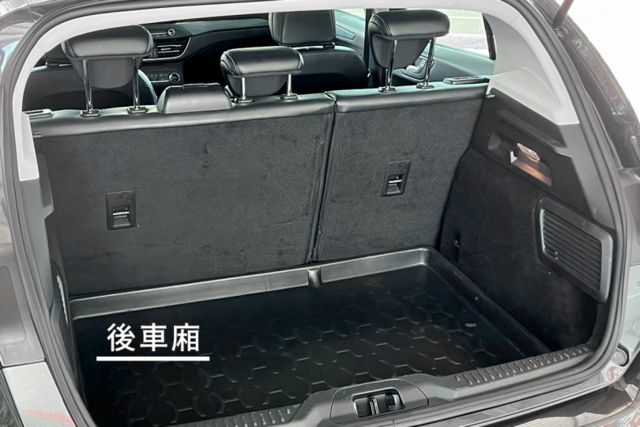 環頸影像/衛星導航/抬頭顯示器/定速巡航/主動跟車/電動椅/駕駛模式  第12張相片