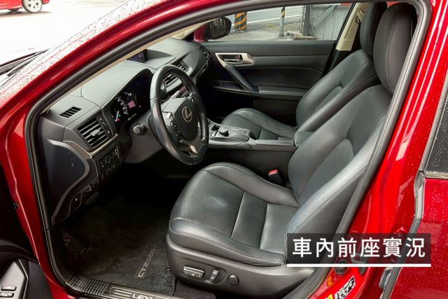 一手車/低里程/全程原廠保養/油電/倒車顯影/行車紀錄器/電動椅/定速巡航/駕駛模式  第8張相片