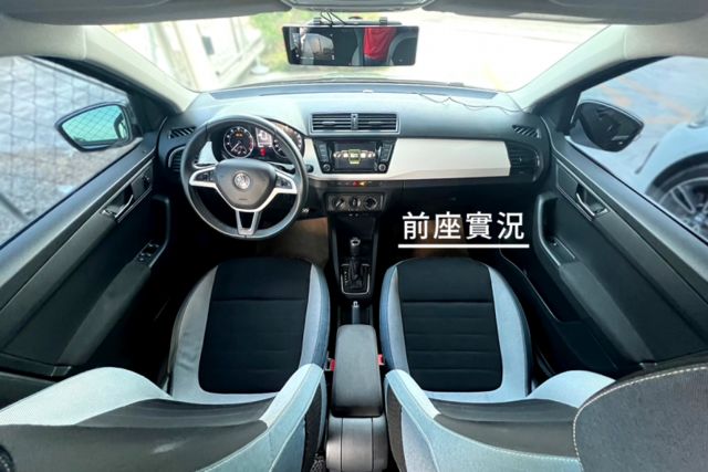 定速巡航/KEYLESS/光感應頭燈/行車紀錄器/怠速熄火/中控螢幕  第3張相片