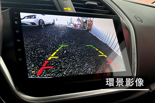 倒車顯影/定速巡航/換檔撥片/恆溫空調/分區控溫/自動頭燈/行車紀錄器  第6張相片