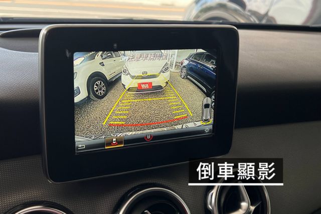倒車顯影/盲點偵測/定速巡航/倒車雷達/全景天窗/雙前座電動椅  第7張相片