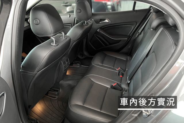 倒車顯影/盲點偵測/定速巡航/倒車雷達/全景天窗/雙前座電動椅  第13張相片