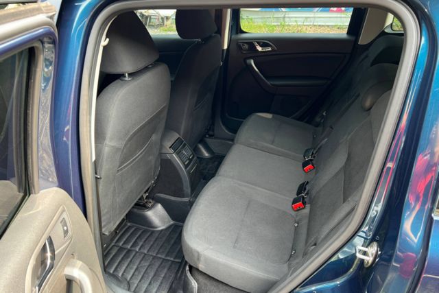 多功能車機/方向盤快控建/後座出風口/倒車顯影/衛星導航/行車紀錄器  第10張相片