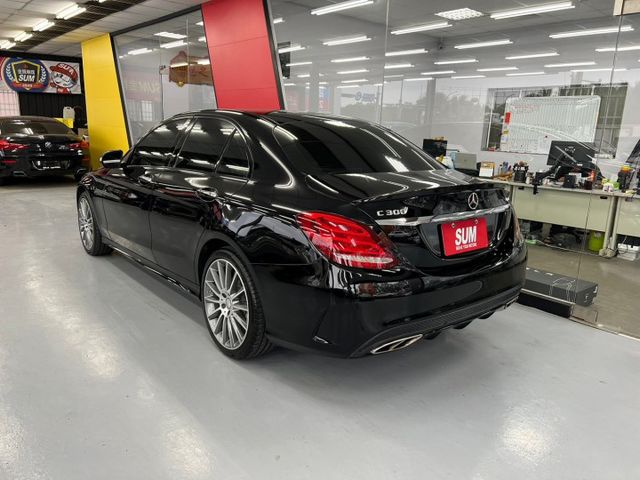 2014 C300 AMG 4MATIC IKEY 摸門 全景 柏林 盲點 記憶座椅 19吋鋁圈  第2張相片