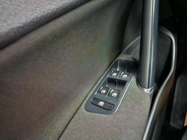2014年福斯 GOLF 1.4 一手車 旅行車 免鑰匙 全景天窗 後座出風口 ISOFIX SRS  第10張相片