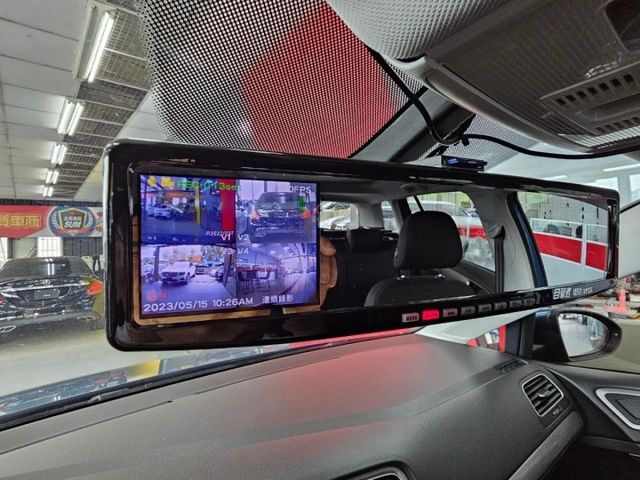 2014年福斯 GOLF 1.4 一手車 旅行車 免鑰匙 全景天窗 後座出風口 ISOFIX SRS  第14張相片