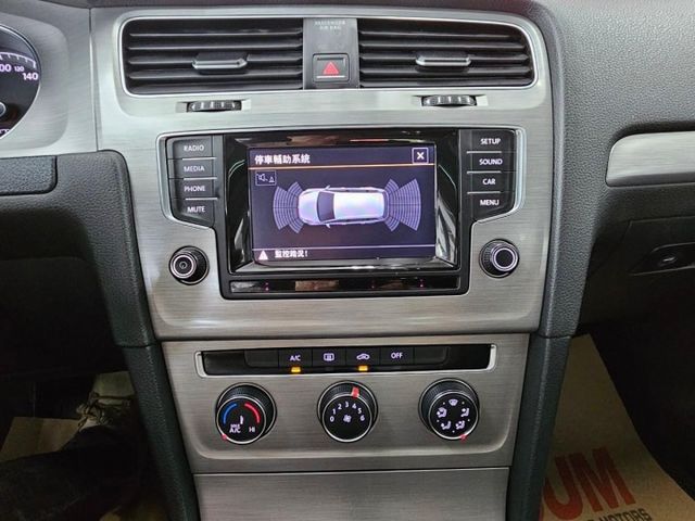 2014年福斯 GOLF 1.4 一手車 旅行車 免鑰匙 全景天窗 後座出風口 ISOFIX SRS  第17張相片
