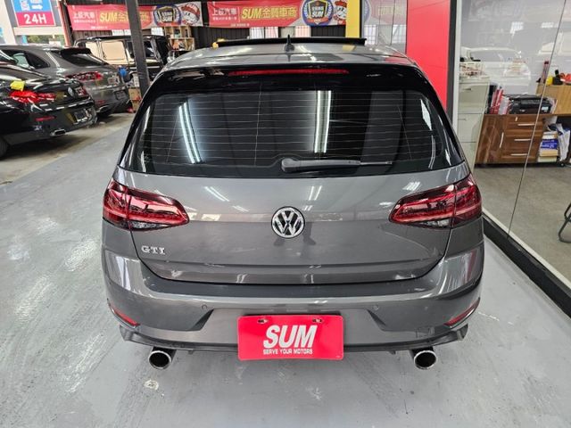 經典小鋼炮  福斯  GTI  7.5代  數位儀表 6速自手排 ACC跟車系統 車道偏移輔助系統  第3張相片