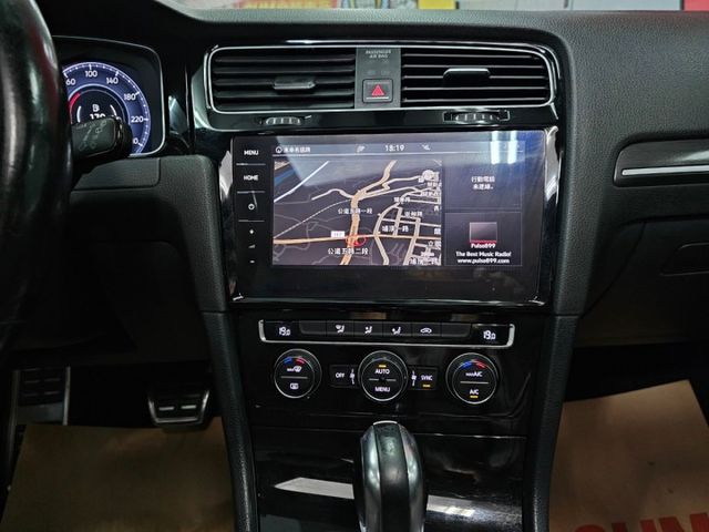經典小鋼炮  福斯  GTI  7.5代  數位儀表 6速自手排 ACC跟車系統 車道偏移輔助系統  第13張相片