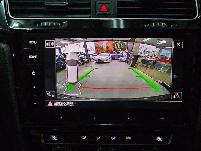 經典小鋼炮  福斯  GTI  7.5代  數位儀表 6速自手排 ACC跟車系統 車道偏移輔助系統  第14張相片